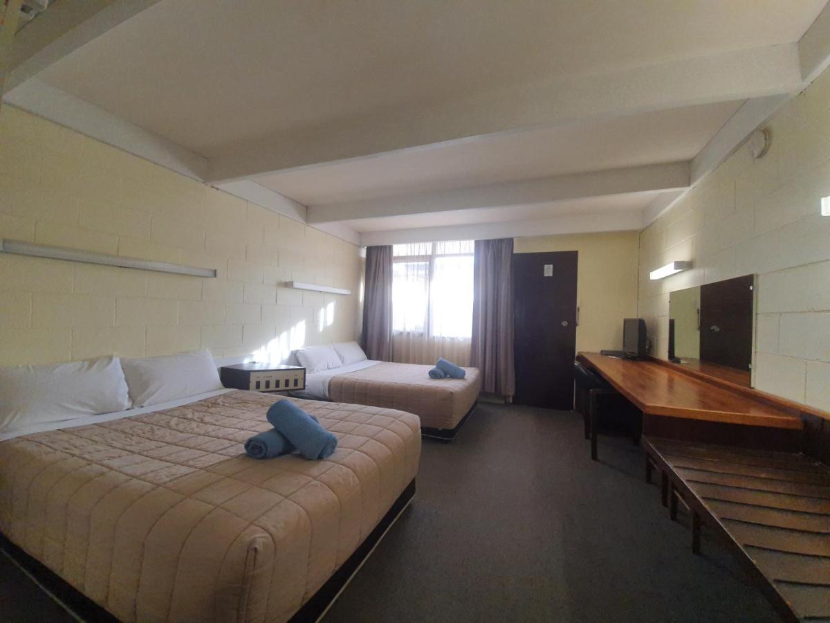 Charles Sturt Motor Inn ウェスト・ワイアロング エクステリア 写真