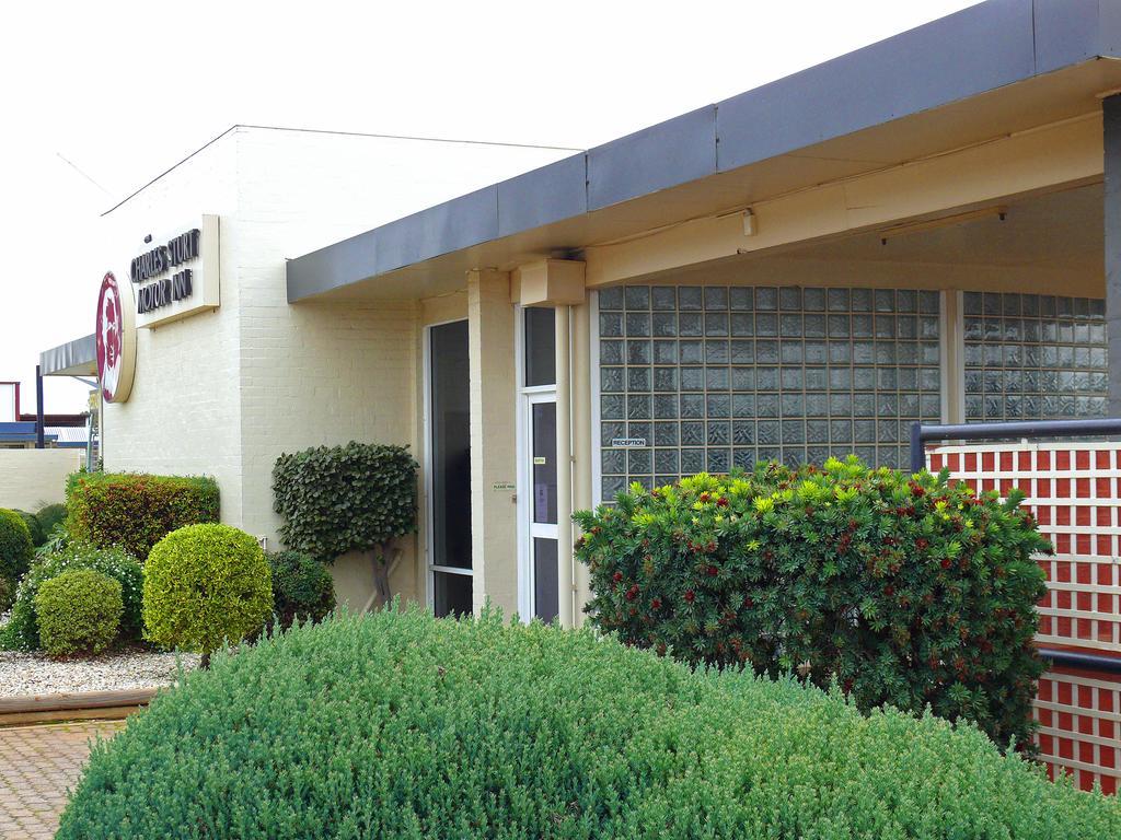Charles Sturt Motor Inn ウェスト・ワイアロング エクステリア 写真